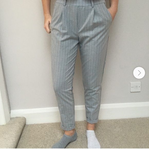 Bershka Gray Pinstripe tapered trousers - Picture 10 of 13